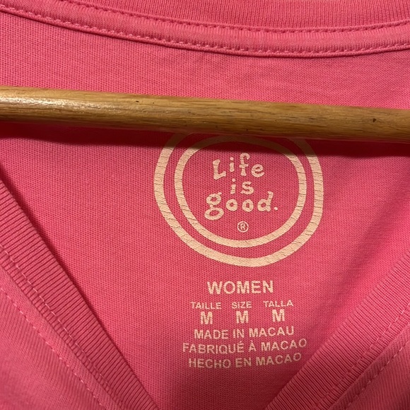 Life is Good shirt with Daisy. Size Medium. - Picture 3 of 5
